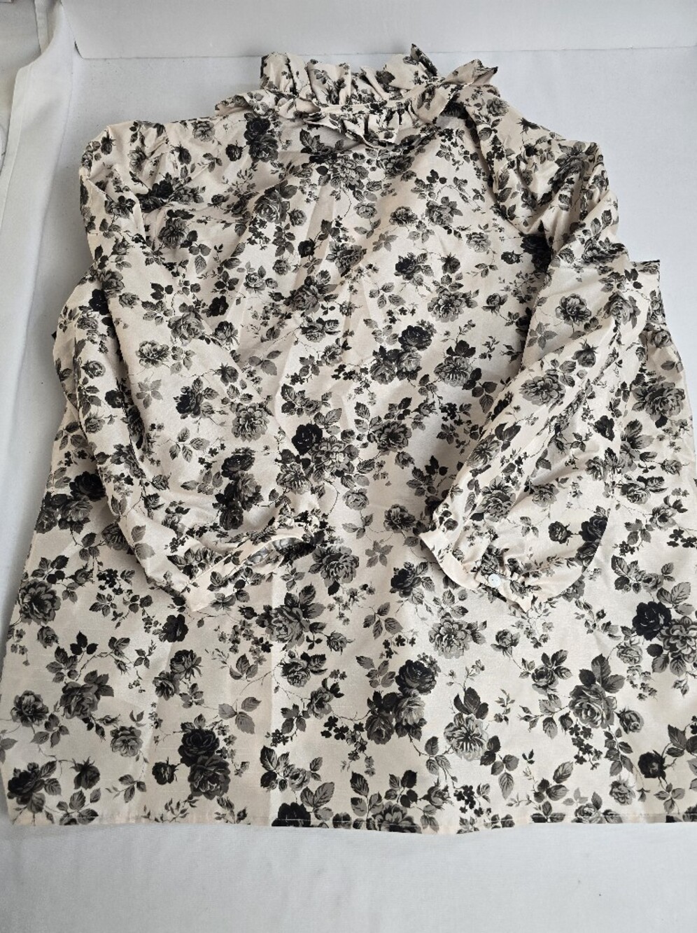 NWT Tuckernuck Bouvier Blouse Faded Roses Floral Ruffle Neck Cream Black Size 3X